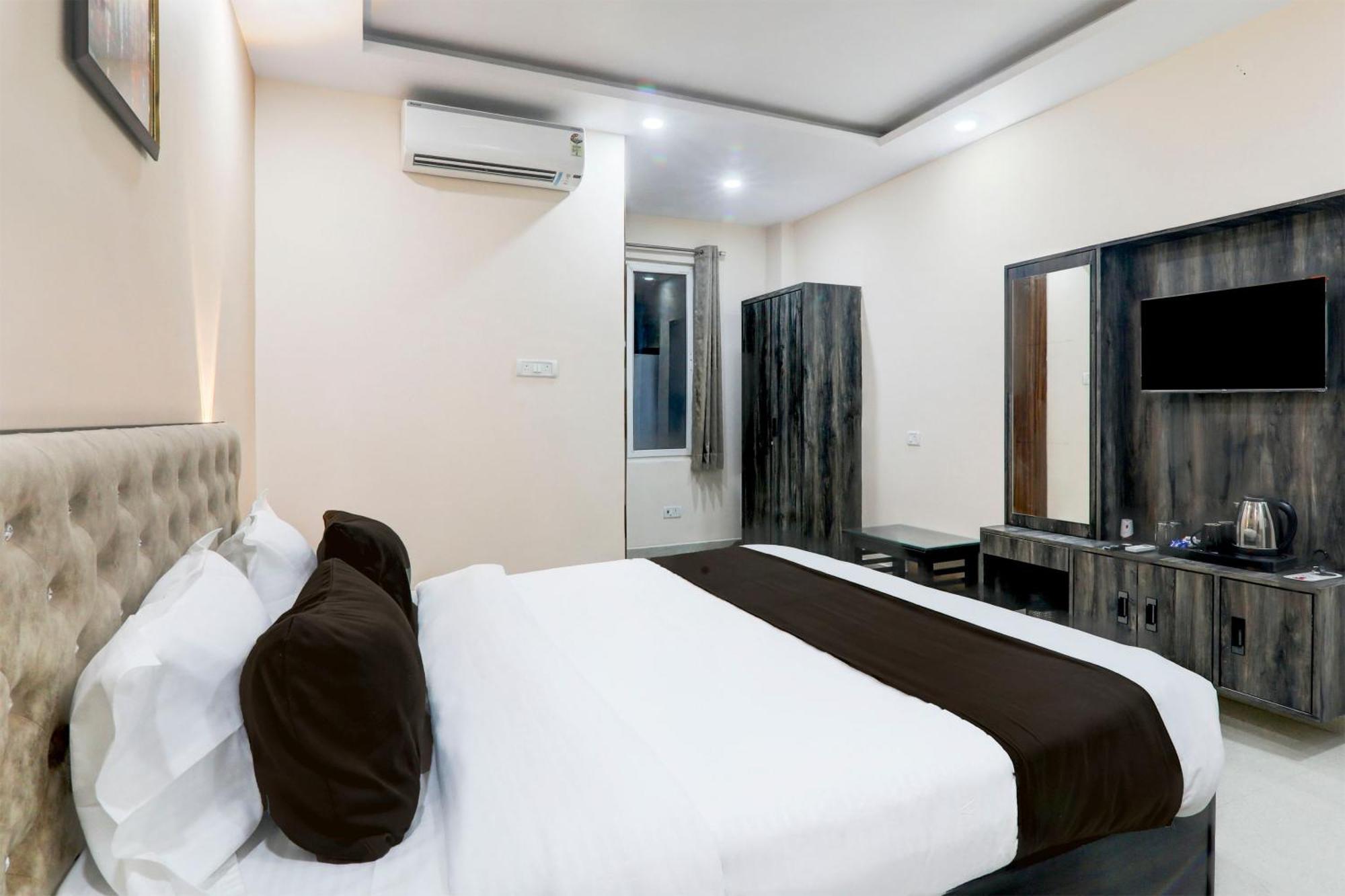Super Townhouse Gls International Hotell Lucknow Eksteriør bilde