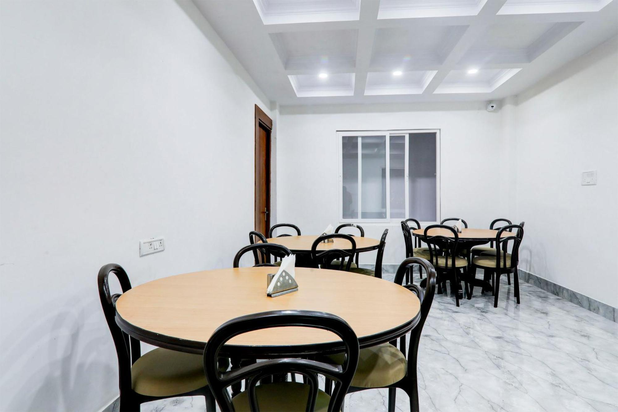 Super Townhouse Gls International Hotell Lucknow Eksteriør bilde