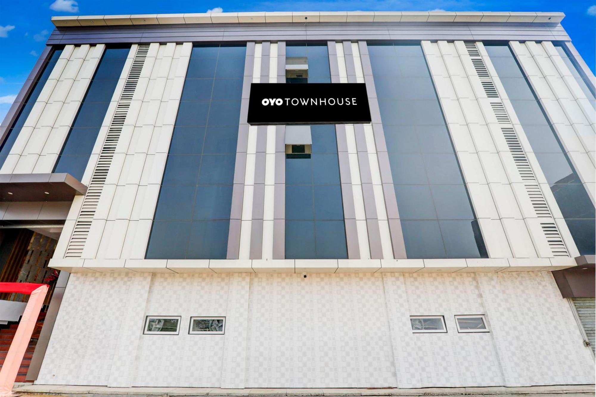 Super Townhouse Gls International Hotell Lucknow Eksteriør bilde