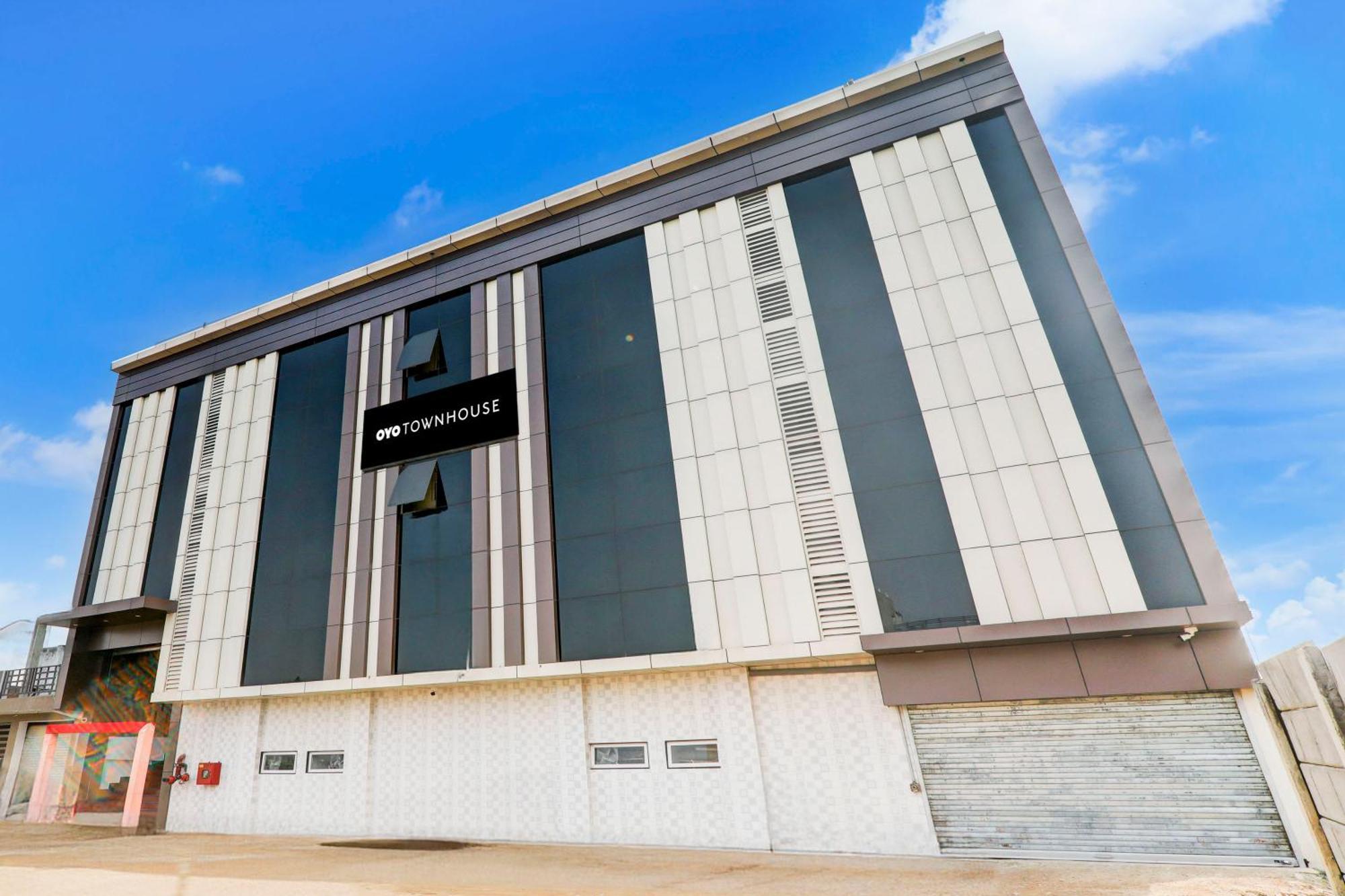 Super Townhouse Gls International Hotell Lucknow Eksteriør bilde