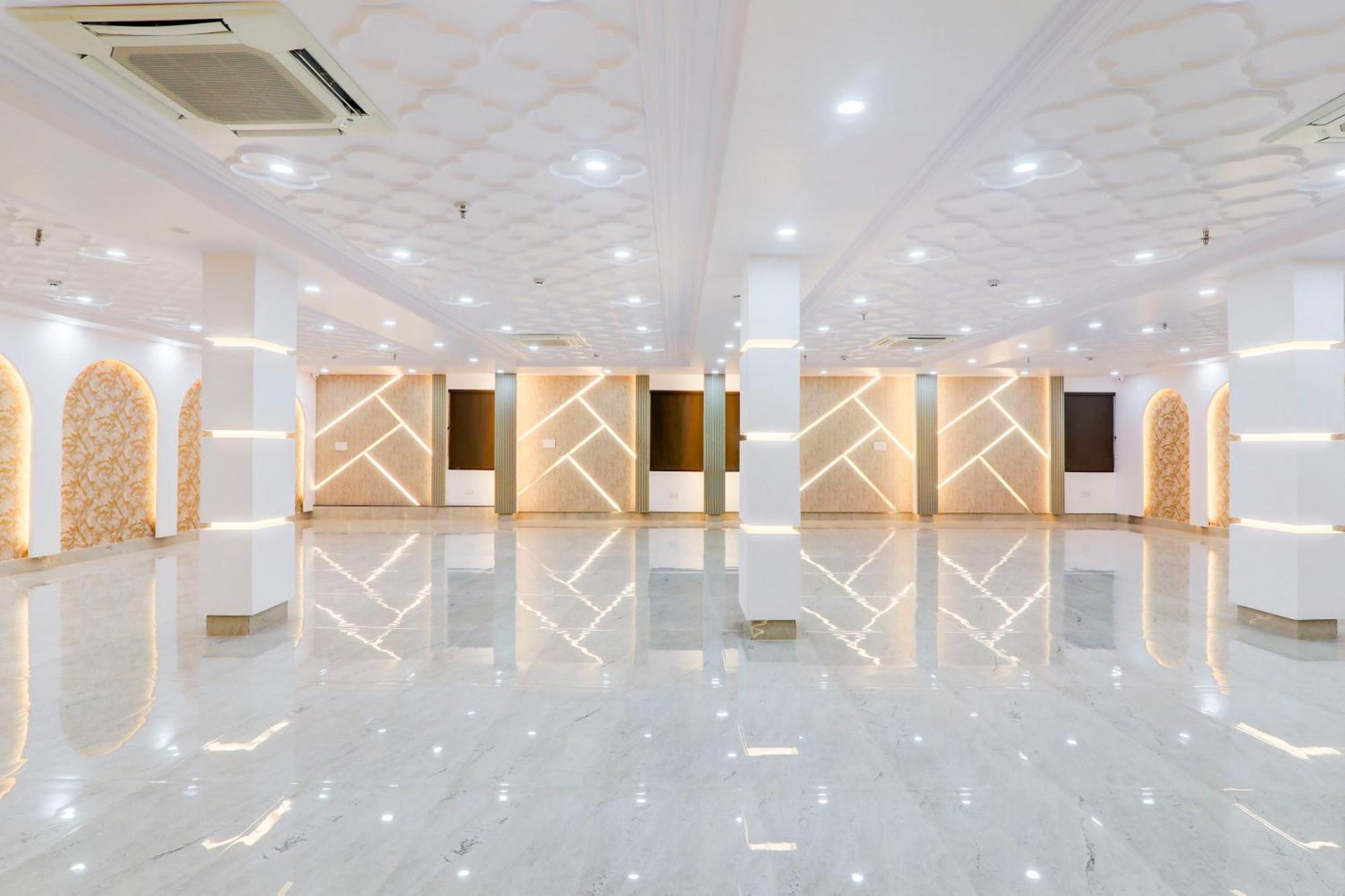 Super Townhouse Gls International Hotell Lucknow Eksteriør bilde