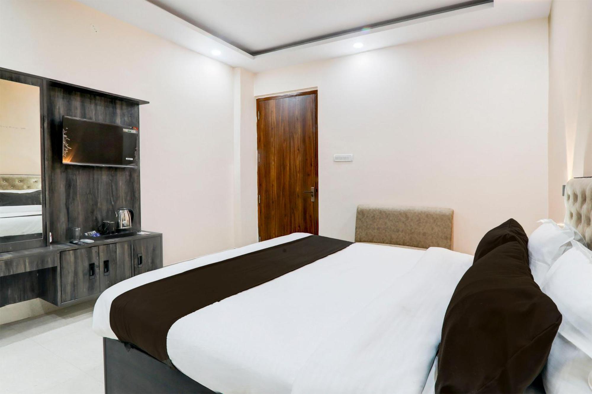 Super Townhouse Gls International Hotell Lucknow Eksteriør bilde